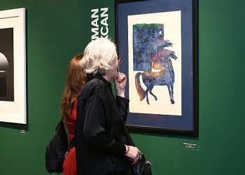 Baskı fotoğrafının duayenlerinde renkler ve izler Galeri cennette kapılarını azaldı