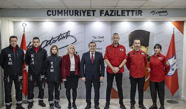 Batur’dan AKUT’a teşekkür plaketi