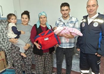 Beğenilen geldin Bebek İle Yüzler Gülüyor