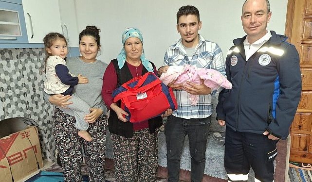 Beğenilen geldin Bebek İle Yüzler Gülüyor