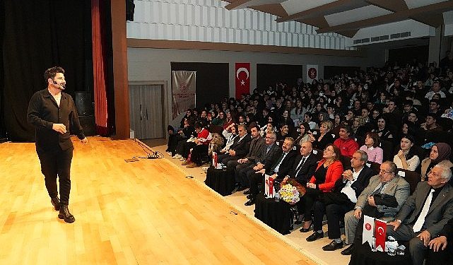 “Bir türkü tiyatrosu” keçiören’de sahnelendi
