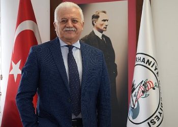 Burhaniye Belediye Lideri Ali Kemal Deveciler yeni yıl münasebetiyle bir bildiri yayımladı.