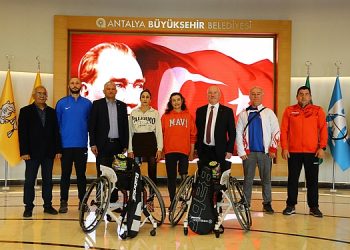 Büyükşehir Belediyesi engelli ulusal atletlere ekipman takviyesi sağladı