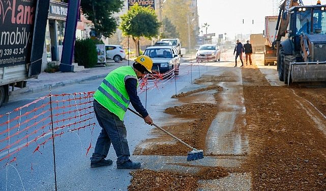 Büyükşehir Belediyesi Varsak’ta eski içme suyu sınırını yeniliyor