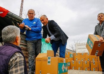 Büyükşehir Belediyesi’nin çiftçiye dayanağı sürüyor