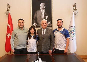 Büyükşehir Okçusu Hazal Dünya Rekoru Kırdı