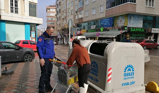 Büyükşehir Zabıtası tarihi geçmiş süt eserlerini topladı