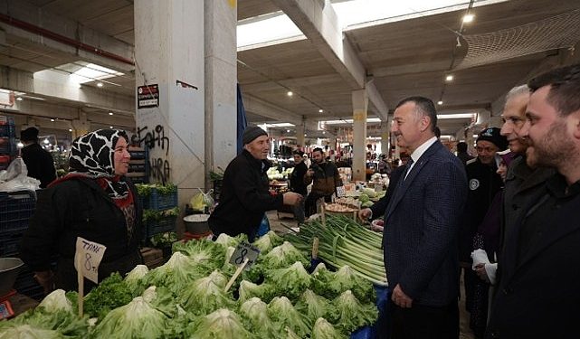 Büyükşehir’den pazar alanına sundurma