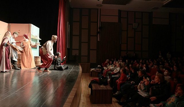 Çankaya Belediyesi orta tatile giren öğrencilere ikinci devir öncesi birbirinden eğlenceli etkinliklerle keyifli tatil geçirmelerini sağlıyor.