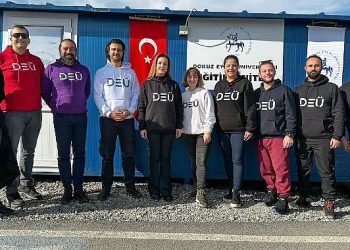 Deü sarsıntı bölgesini unutmuyor: Rektör Hotar malatya’yı ziyaret etti