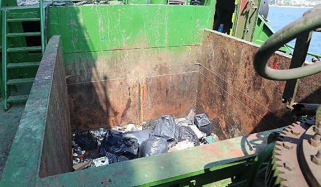 Gemilerden 31 olimpik yüzme havuzu hacminde atık