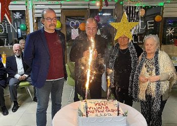 Gemlik Belediyesi yaşlı konuk meskeninde yılbaşı sevinci