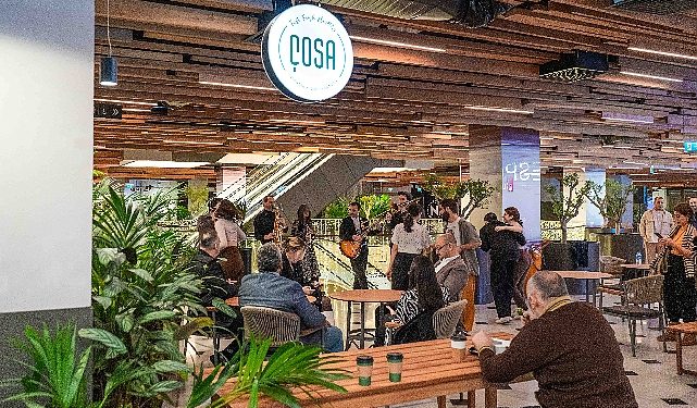 Grand Pera TasteHub’ta müzik, dans ve lezzet bir ortada