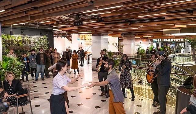 Grand Pera yılın son haftasında cümbüş ve müziğe davet ediyor