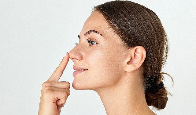 Güzelliğinizle bütünleşen estetik dokunuşlar