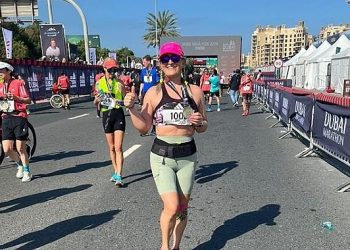 İnegöllü Bayan Atlet Dubai Maratonunda Koştu