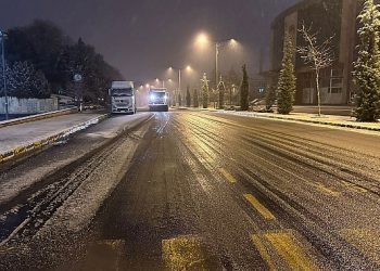 Kar yağışı ile birlikte belediye grupları teyakkuza geçti