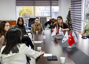 Karşıyaka’da “Yerel İdarelerde Tesirli Geri Dönüşüm” konuşuldu 