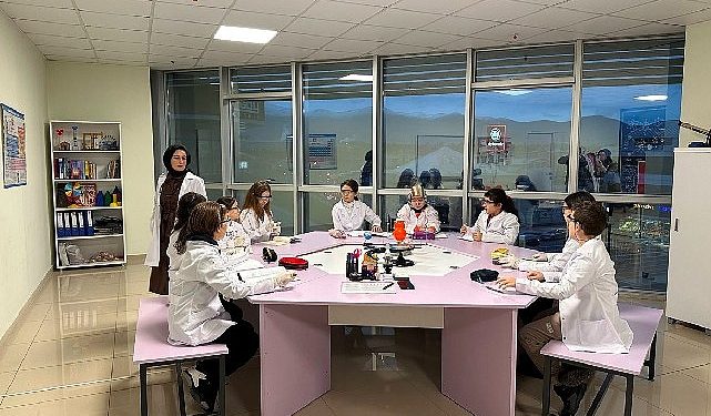 Kartepe genç akademi gençlerin geleceğine paha katıyor