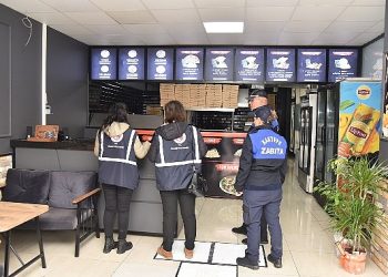 Kartepe zabıtasından menü ve fiyat kontrolü