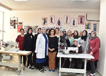 Kartepeli bayanlardan giysi kursuna büyük ilgi