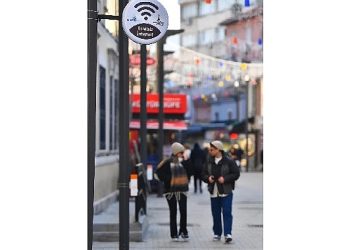 Kemeraltı’nda 17 noktada WİzmirNet devri