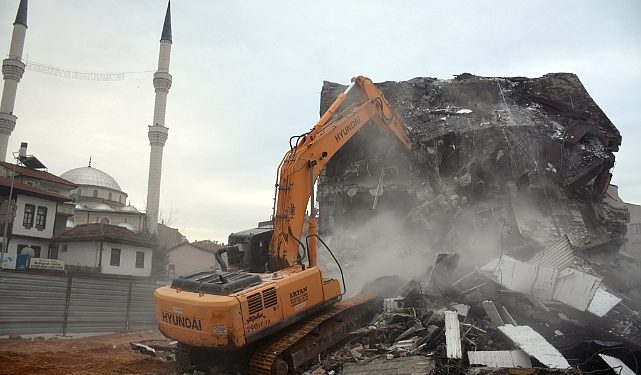 Kent Meydanı ve Otopark Projesi Ilgaz’da Tüm Süratiyle Devam Ediyor