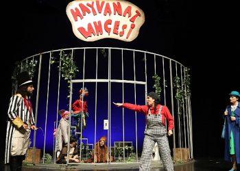 Kent Tiyatroları Turnelerine Devam Ediyor