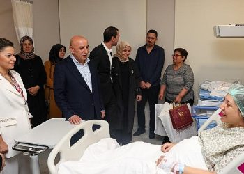 Lider Altınok 2024’ü yenidoğan bebeklerle karşıladı