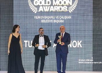 Lider Altınok “yılın en başarılı ve en çalışkan belediye başkanı” mükafatına layık görüldü