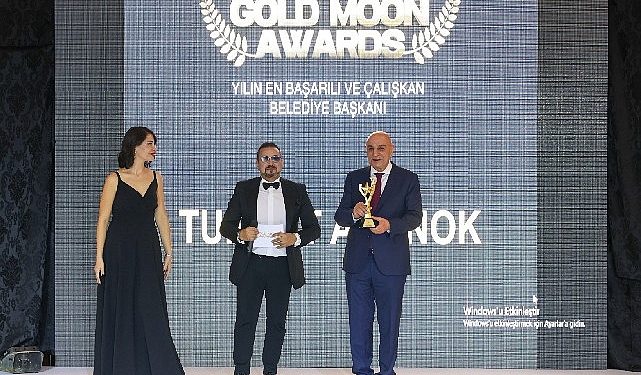 Lider Altınok “yılın en başarılı ve en çalışkan belediye başkanı” mükafatına layık görüldü