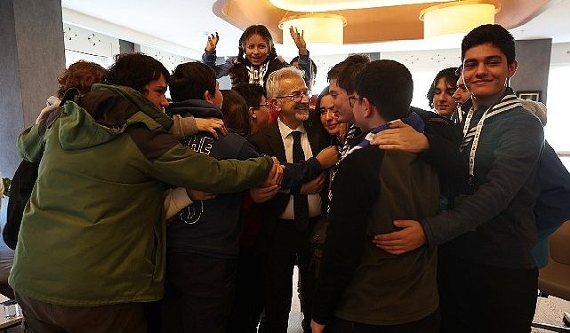 Lider Fazilet ve gençlerin sıcak buluşması