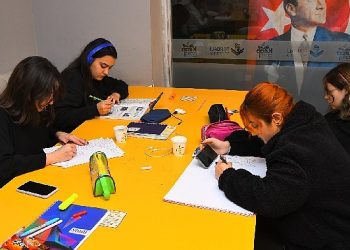 Lider Tekin’den gençlere müjde! Torbalı’da iki Kitap Kafe daha açılıyor