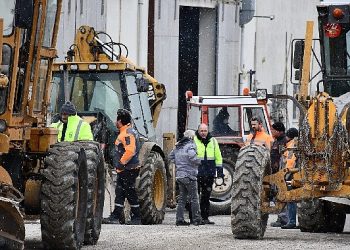 Lüleburgaz Belediyesi buzlanmaya karşı önlem aldı