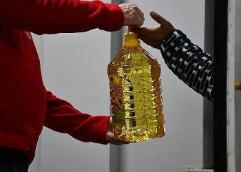 Lüleburgaz Belediyesi muhtaçlık sahiplerinin yanında