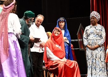 Lüleburgaz Belediyesi Tiyatro Topluluğu ‘Orta Oyunu’nu sahneledi