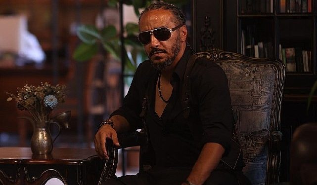 Malik Ayhan müzikteki muvaffakiyetini ticarete taşıdı