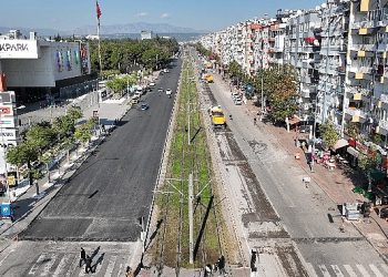 Namık Kemal Bulvarı’nda sıcak asfalt çalışmaları sürüyor