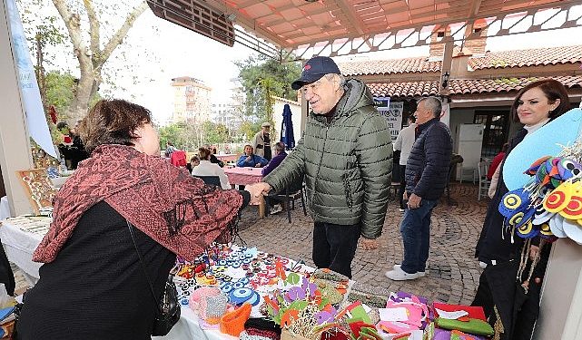 Narlıdere’nin yeni yıl pazarına büyük ilgi