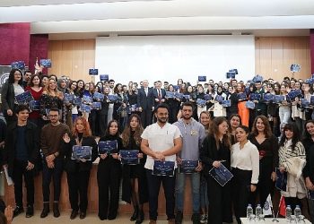 Öğrenciler Ege’nin bilim ikliminden en verimli halde faydalanıyor