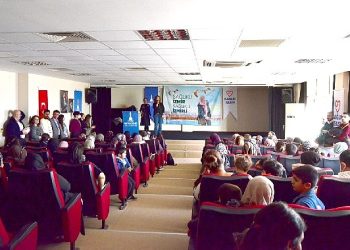 Sıhhat eğitiminin birinci durağı Bayraklı