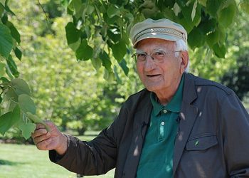 Toprak ve Yaprak Dede mevt yıl dönümlerinde hasretle anıldı