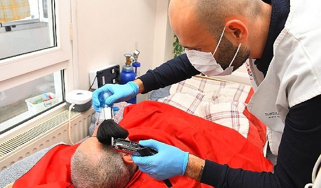 Torbalı Belediyesi’nden Konutta Tıraş Hizmeti