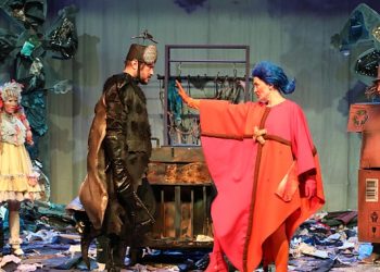 uc uc ve arkadaşların çöpsüz dünya hayali sahnede