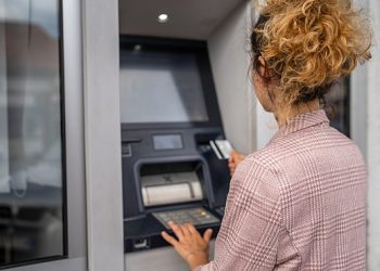 Yenişehir Belediyesi eğitim yardımlarının birinci ödemelerini yatırdı