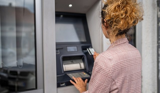 Yenişehir Belediyesi eğitim yardımlarının birinci ödemelerini yatırdı