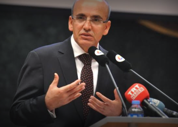 Bakan Şimşek, finansal okuryazarlığı düşük yatırımcıların piyasalarda temkinli olmasını istedi