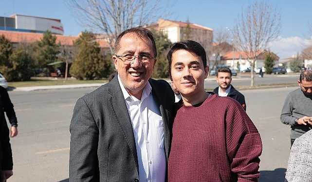 AK Parti Nevşehir Belediye Lider Adayı Dr. Mehmet Savran, 15 Temmuz Mahallesi’nde esnaf ziyaretleri gerçekleştirdi