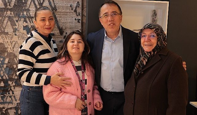 AK Parti Nevşehir Belediye Lider Adayı Dr. Mehmet Savran, hafta sonu seçim çalışmalarını sürdürerek esnaf ziyaretleri gerçekleştirdi