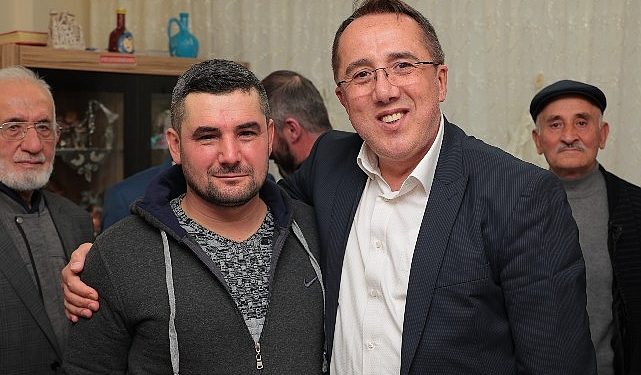 AK Parti Nevşehir Belediye Lider Adayı Dr. Mehmet Savran, konut ziyaretlerini sürdürüyor